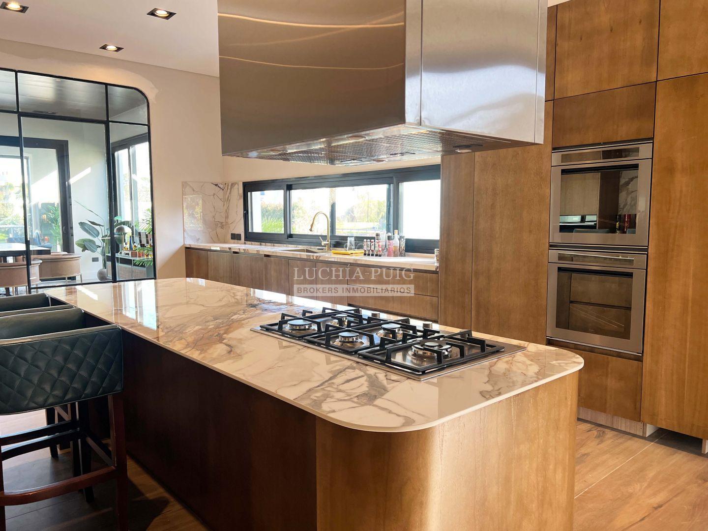 Foto de CASA EN VENTA 4 DORMITORIOS EN SUITE AL RIO - EL YACHT NORDELTA, imagen 5