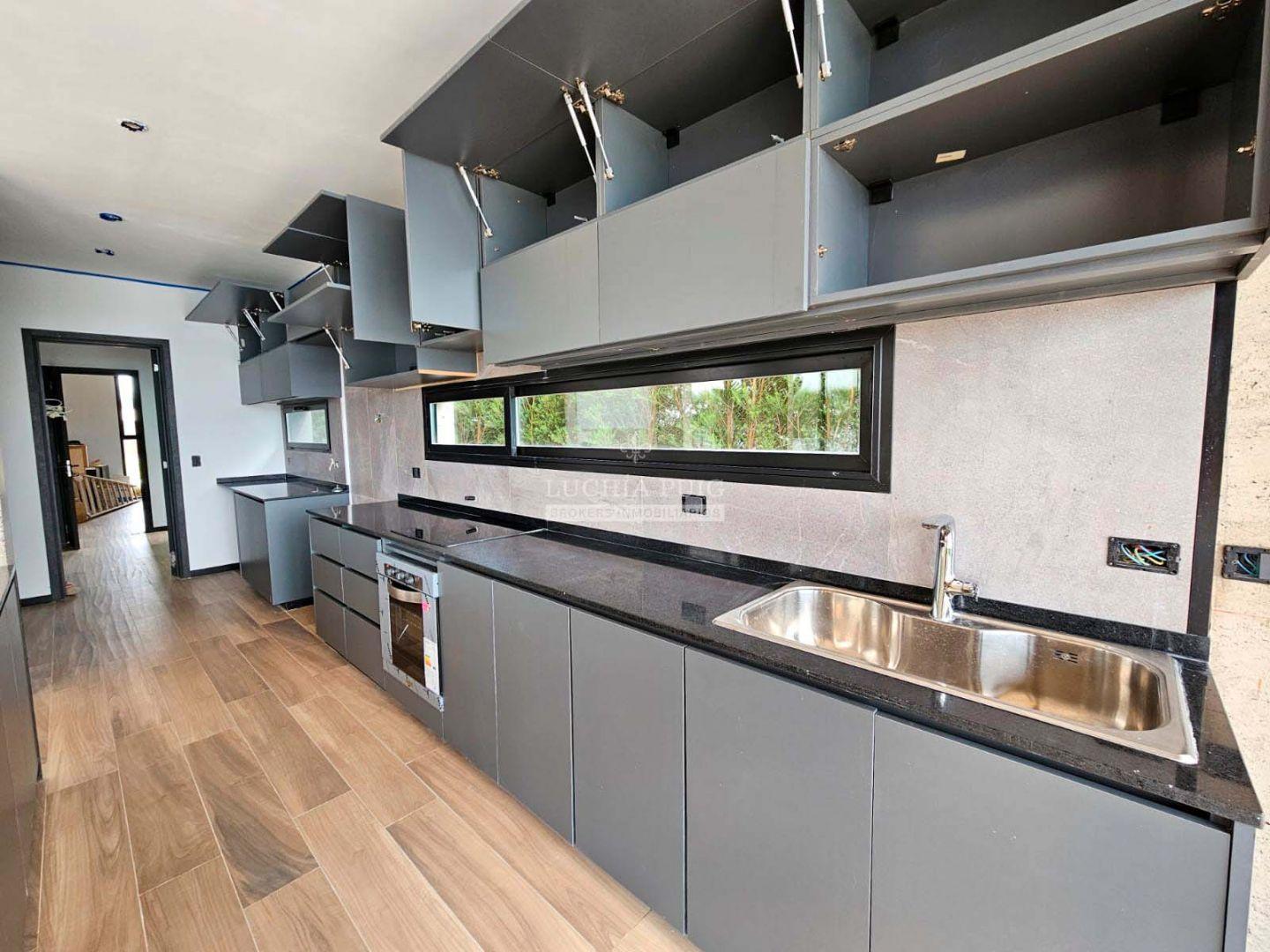 Foto de CASA EN VENTA A LA LAGUNA 4 DORMITORIOS - BARRIO LAGUNA GRANDE, imagen 5