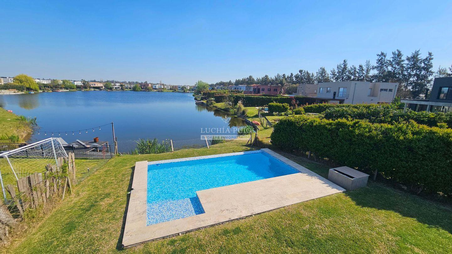 Foto de CASA EN ALQUILER A LA LAGUNA 3 DORMITORIOS - BARRIO LA COMARCA TIGRE, imagen 1