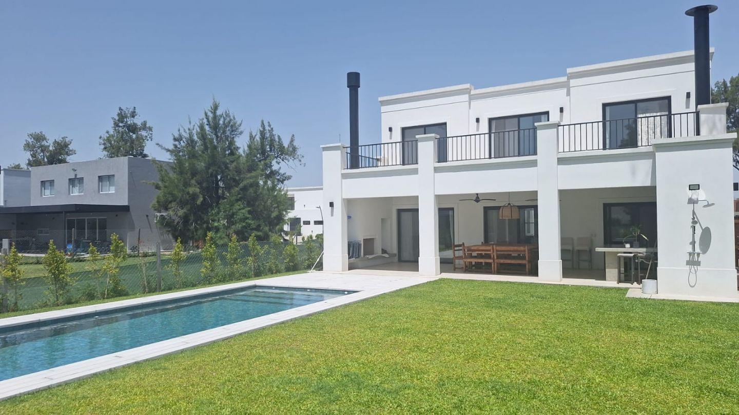Foto de CASA EN ALQUILER MES DE ENERO + FIESTAS - 3 DORMITORIOS - BARRIO LAGUNA, imagen 1