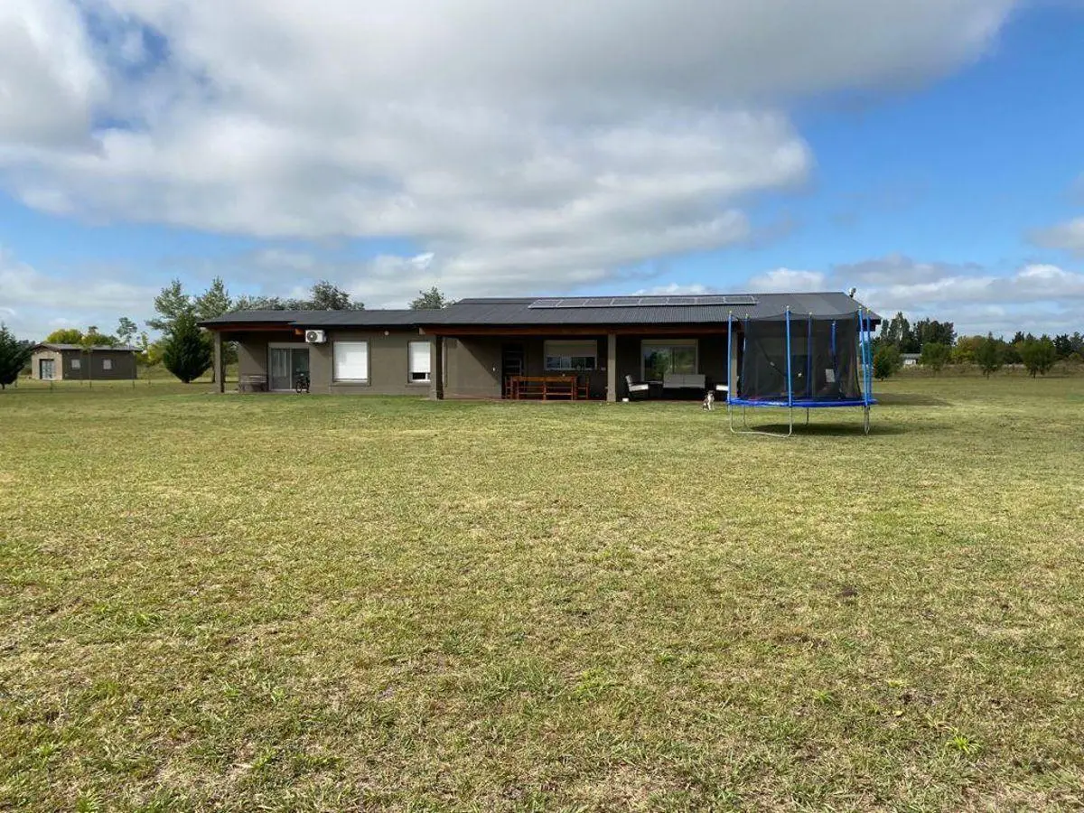 Casa de 50000 m² con 3 dormitorios en venta, alquiler y temporal en El Chajá 2