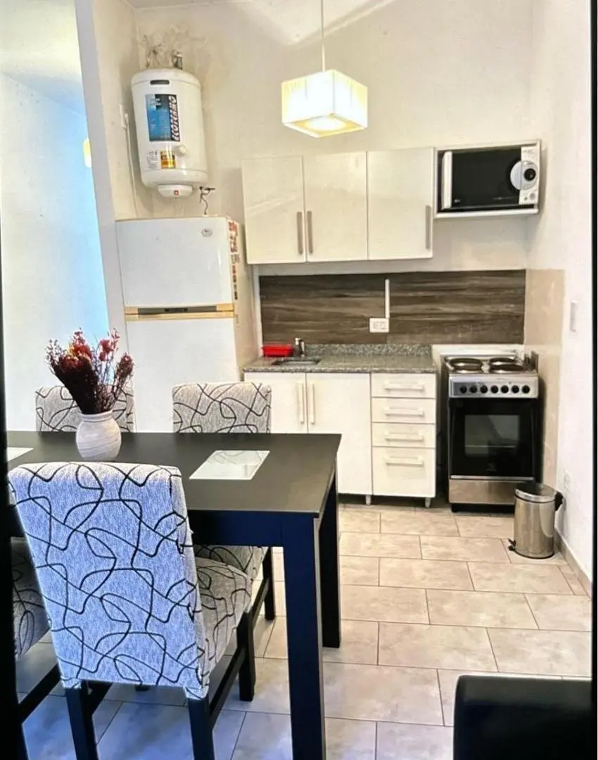 Dos ambientes en venta, alquiler y temporal amoblado cerca del Highland C.C. Financia 3