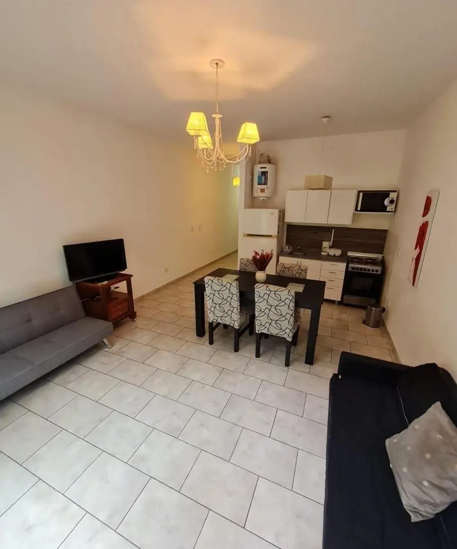 Dos ambientes en venta, alquiler y temporal amoblado cerca del Highland C.C. Financia 4