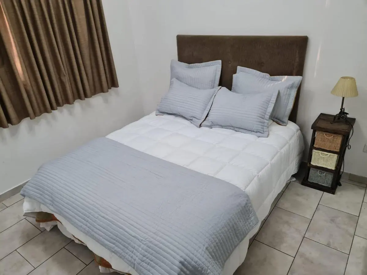 Dos ambientes en venta, alquiler y temporal amoblado cerca del Highland C.C. Financia 5