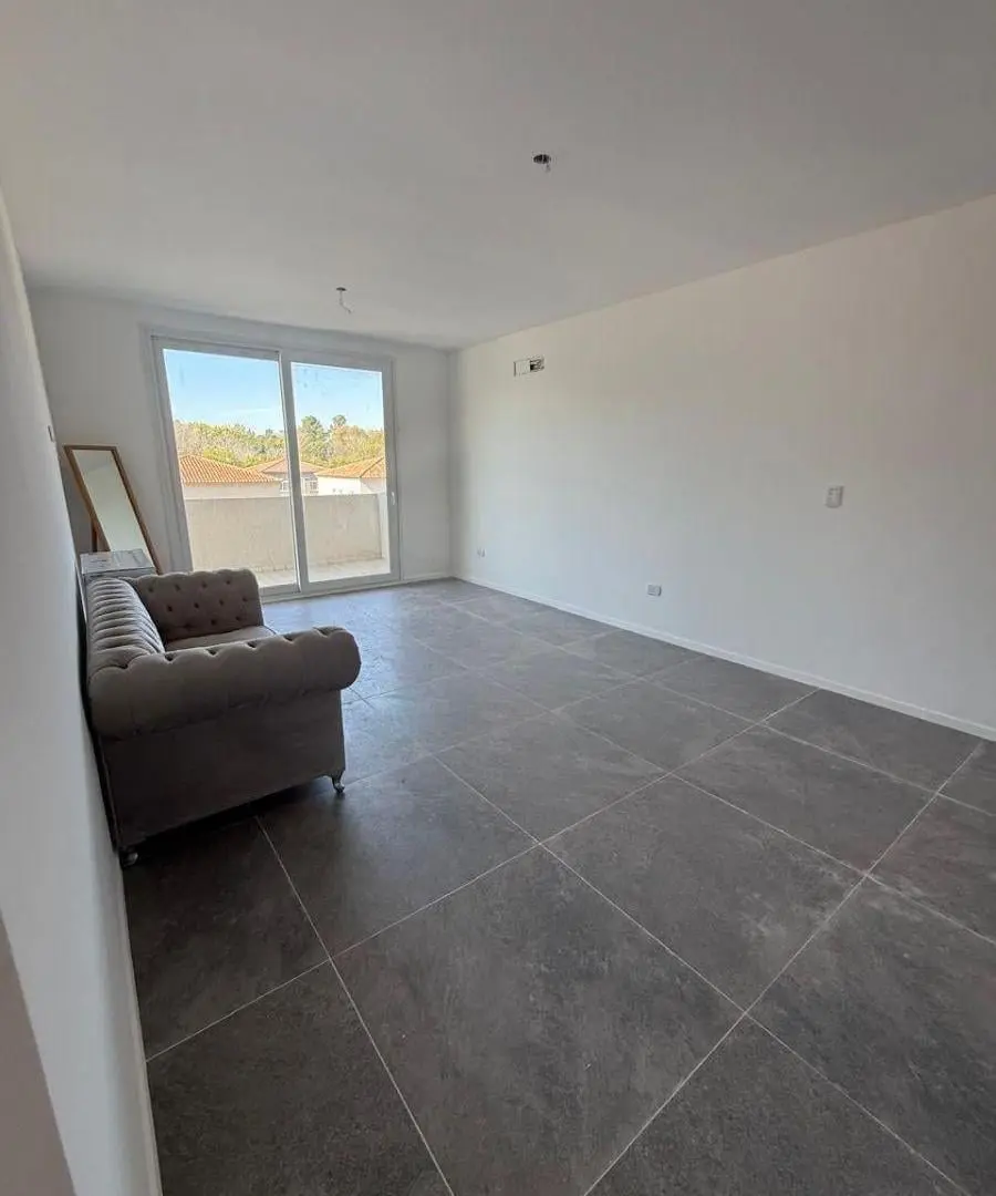 Tres ambientes a estrenar en venta, alquiler y temporal con o sin muebles. Financia 4