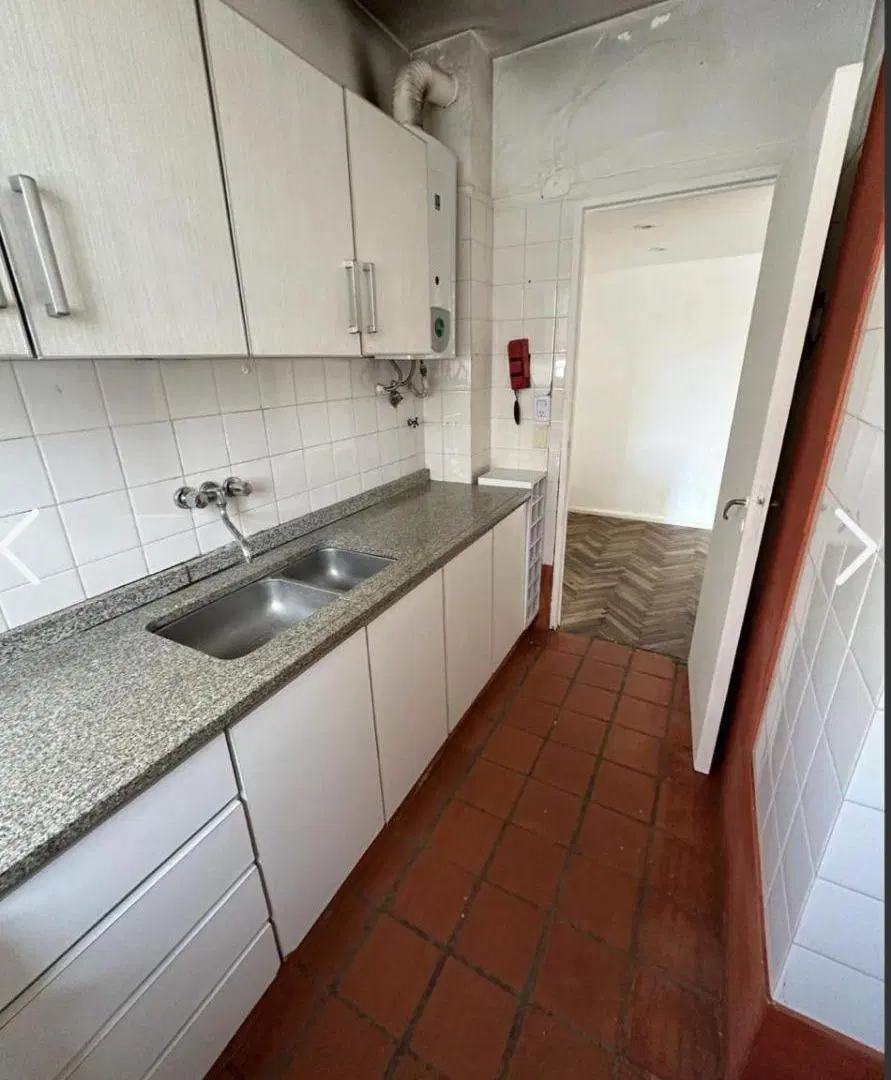 Departamento de 2 ambientes en venta en Olivos 3