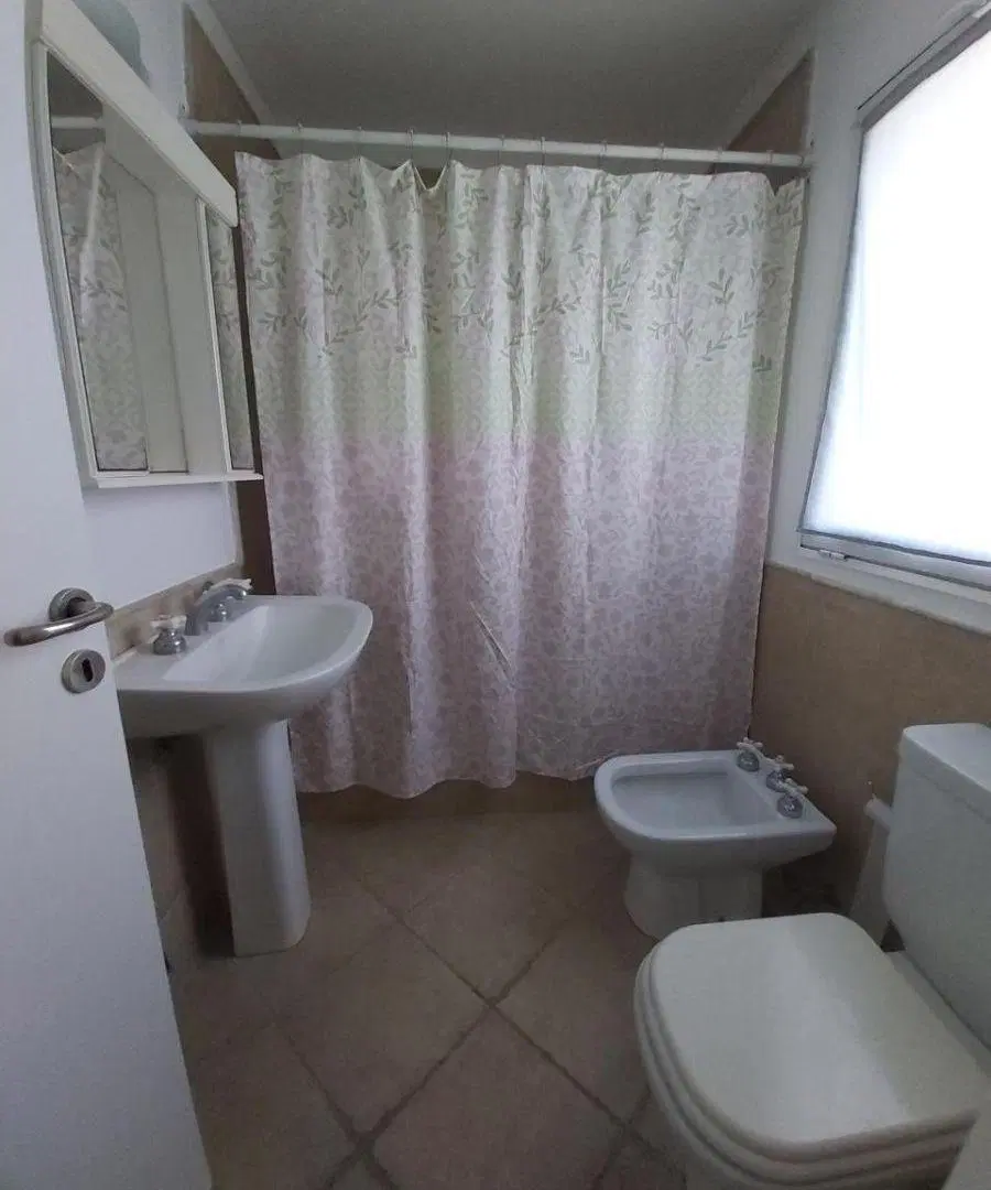 Duplex de 2 ambientes en alquiler anual y temporal en Barrio Septiembre 4