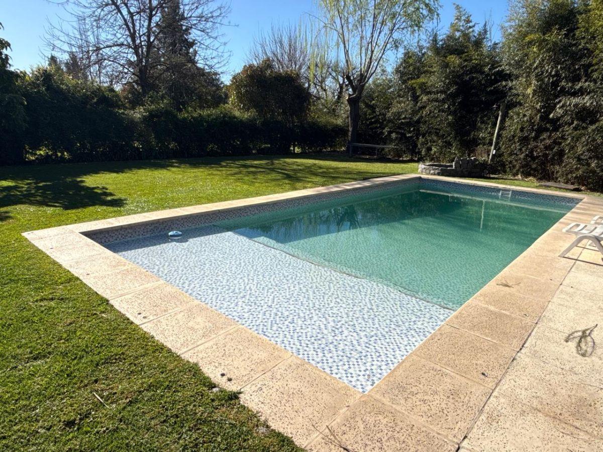 Foto de Muy linda casa en Santa Barbara lote interno para Enero, imagen 2