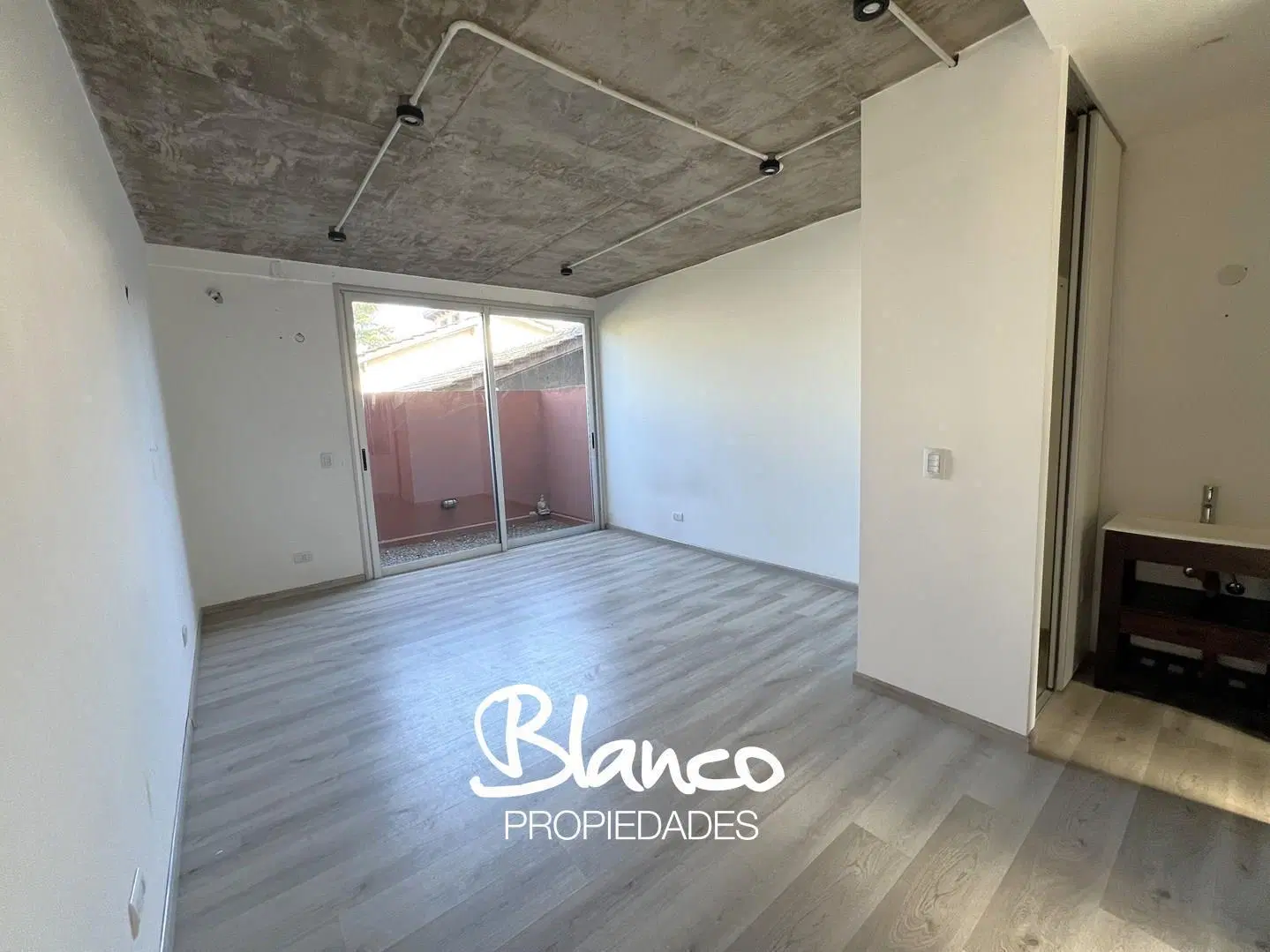 Departamento Monoambiente  en Alquiler en Montecarlo, Del Viso, Pilar 2