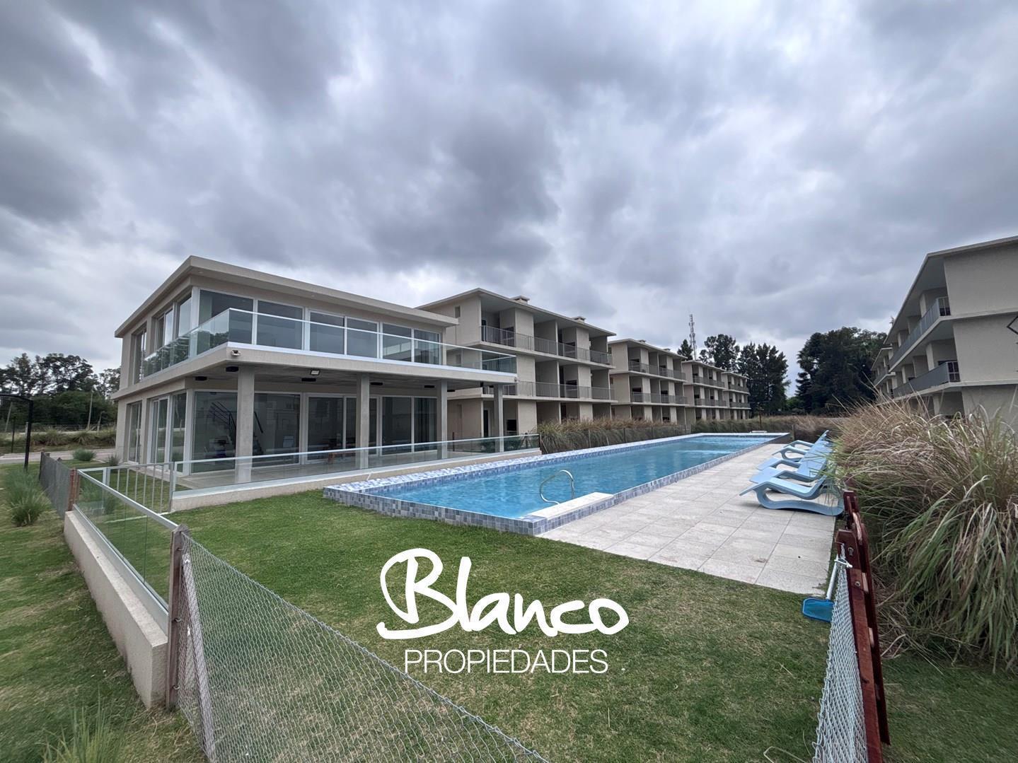 Foto de Departamento Dúplex en Alquiler en Chic Village, La Lonja, Pilar, imagen 1