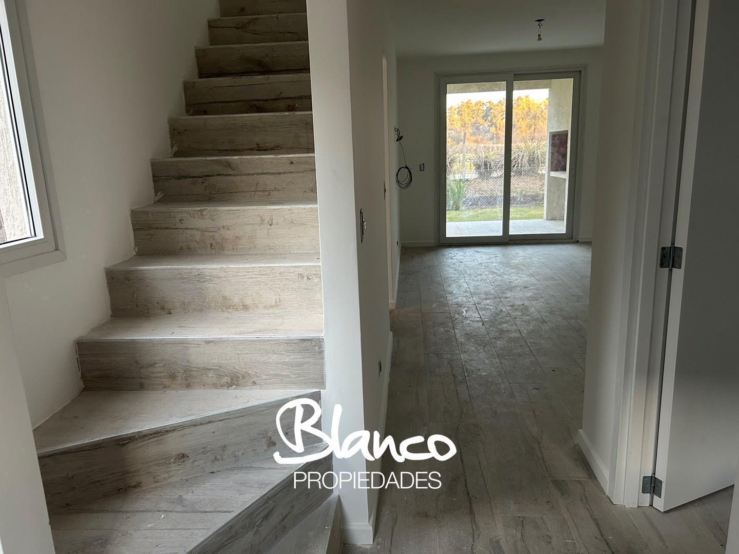 Foto de Departamento Dúplex en Alquiler en Chic Village, La Lonja, Pilar, imagen 2
