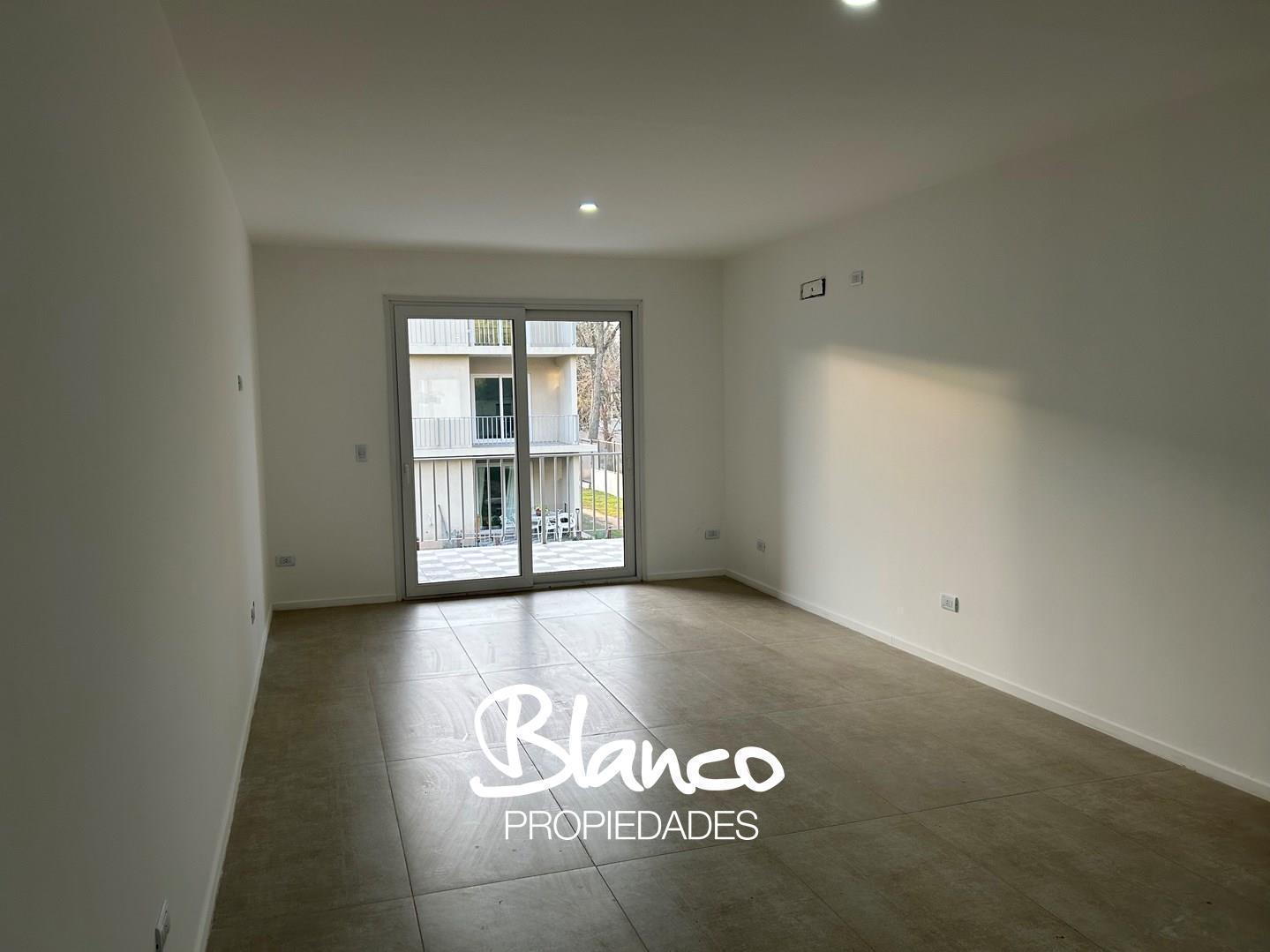 Foto de Departamento con Balcón en Alquiler en Chic Village, La Lonja, Pilar, imagen 4