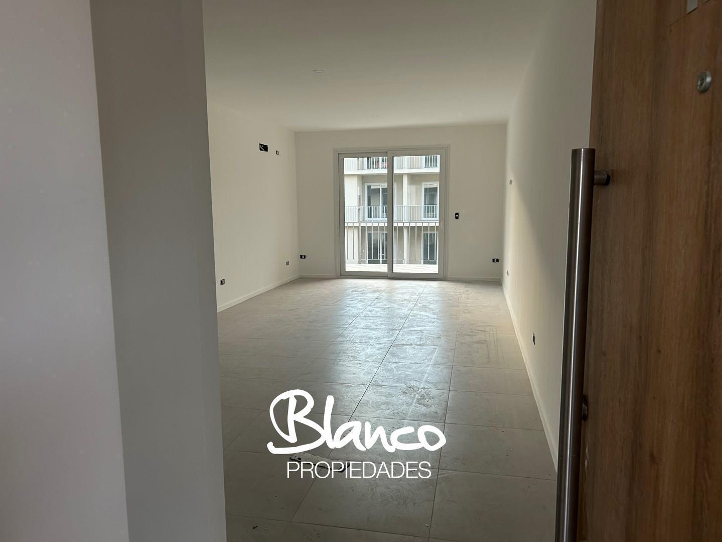 Foto de Departamento Dúplex en Alquiler en Chic Village, La Lonja, Pilar, imagen 1