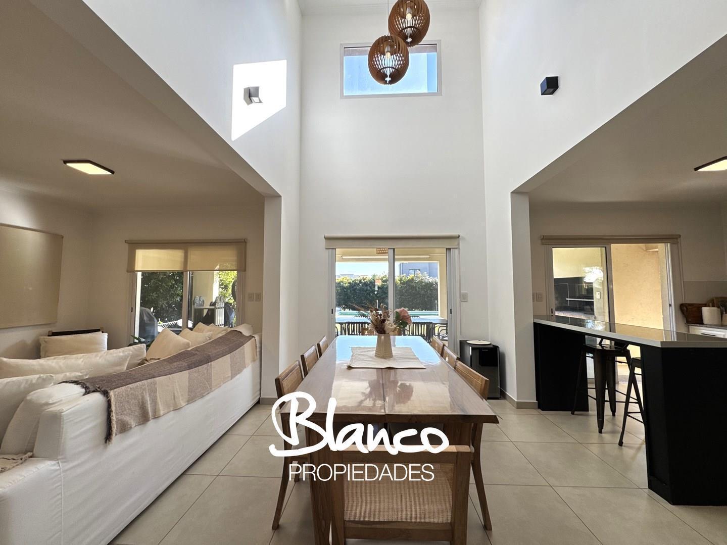 Foto de Casa en Venta en Pilar del Este, Barrio Santa Guadalupe, Pilar, G.B.A, imagen 1