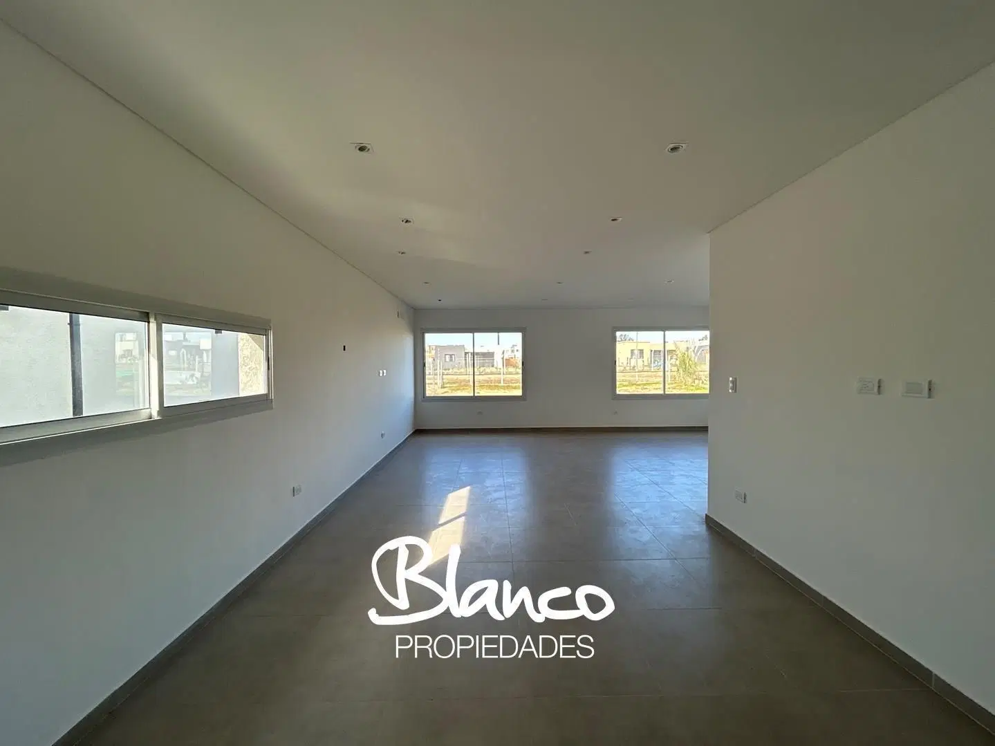 Casa  en Venta en Pilar del Este, Pilar, G.B.A. Zona Norte 5