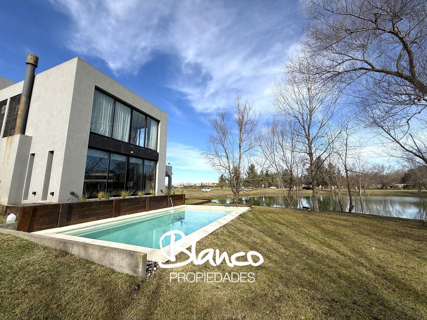 Foto de Casa en Alquiler Amoblado a Laguna en El Cantón Norte, Escobar, G.B.A, imagen 2