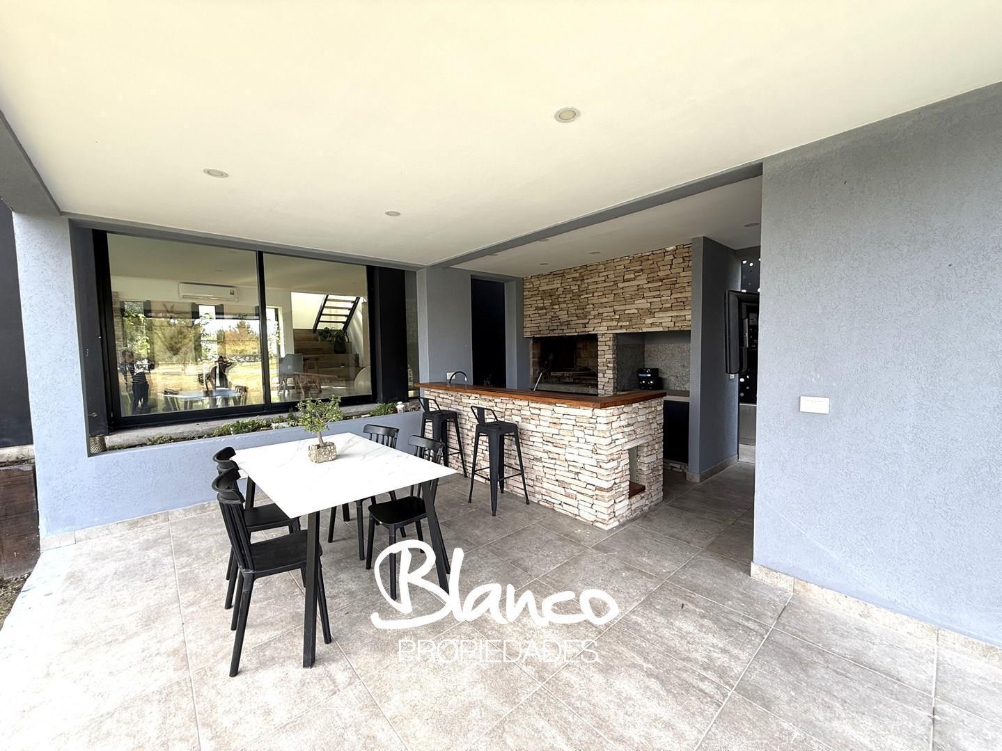 Foto de Casa en Alquiler Amoblado a Laguna en El Cantón Norte, Escobar, G.B.A, imagen 3