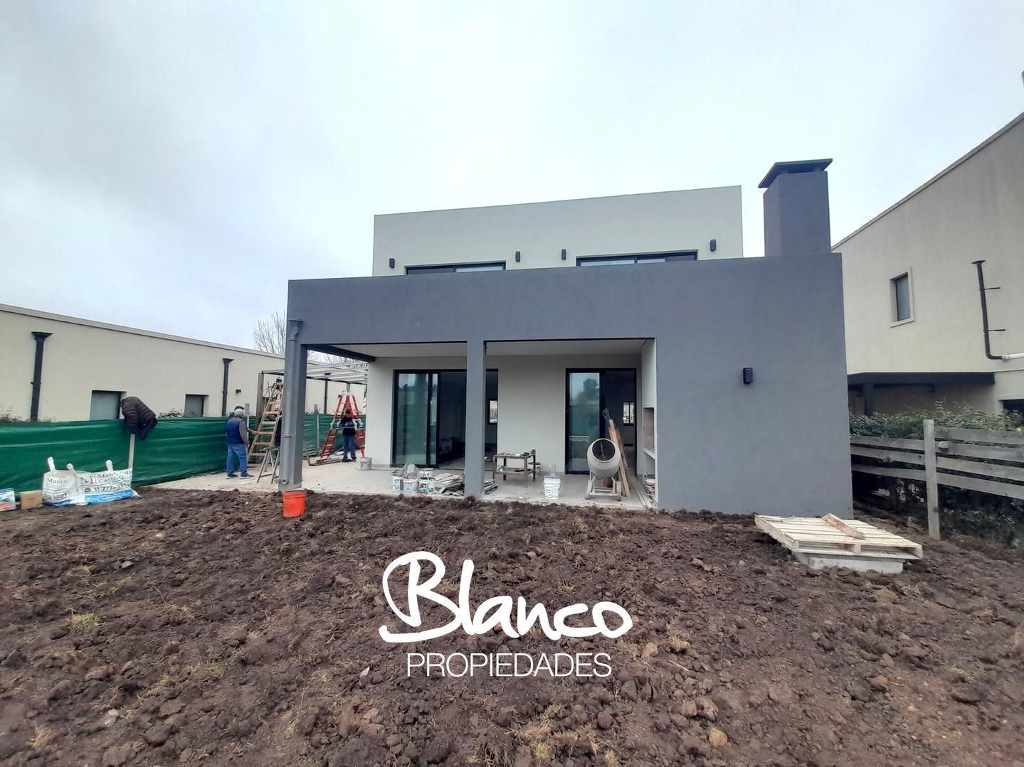 Foto de Casa en Venta en el Barrio Cerrado Santo Tomas, Pilar, G.B.A. Zona Norte, imagen 1
