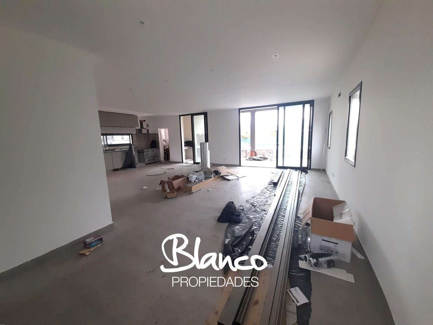 Foto de Casa en Venta en el Barrio Cerrado Santo Tomas, Pilar, G.B.A. Zona Norte, imagen 2