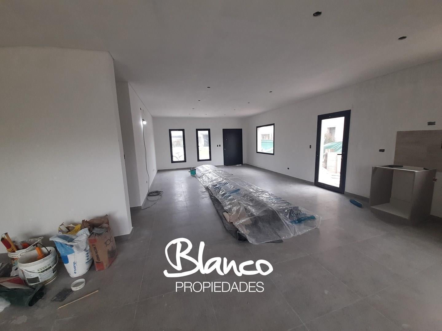 Foto de Casa A Estrenar en Venta en Santo Tomas, Derqui, Pilar, G.B.A. Zona, imagen 2