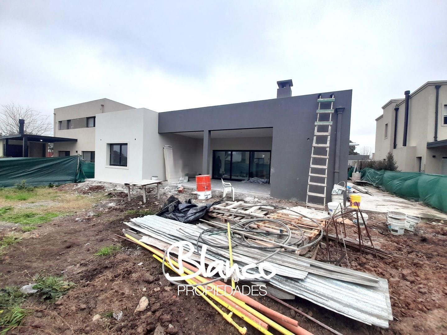 Casa A Estrenar en Venta en Santo Tomas, Derqui, Pilar, G.B.A. Zona Norte