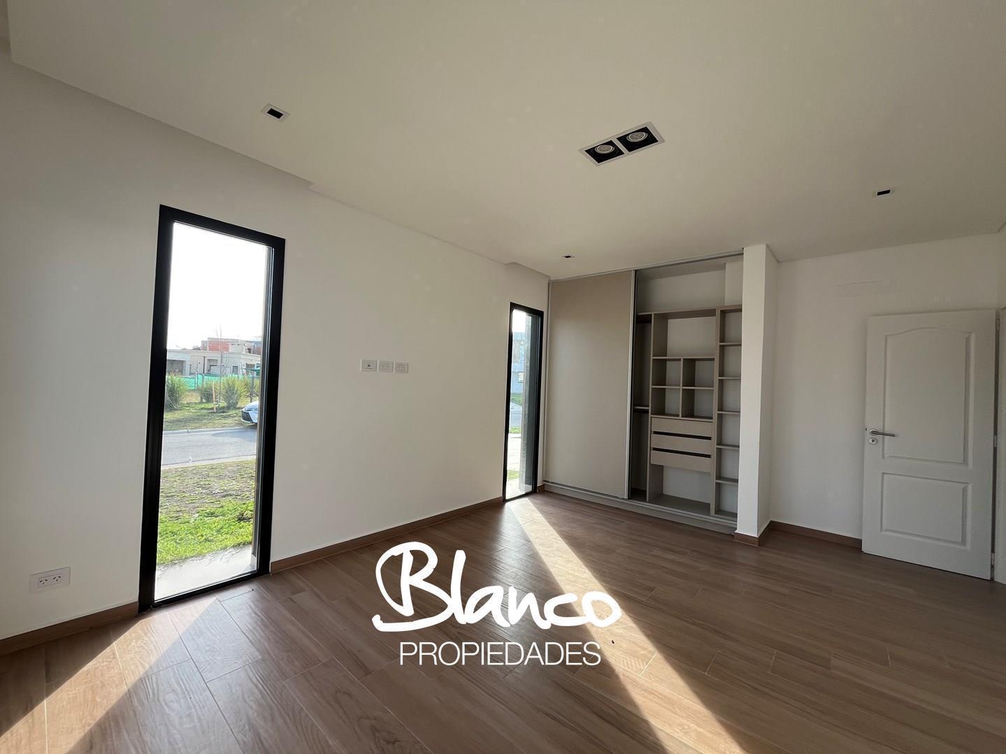 Foto de Casa en Venta en Santa Lucia, Pilar del Este, Pilar, imagen 2