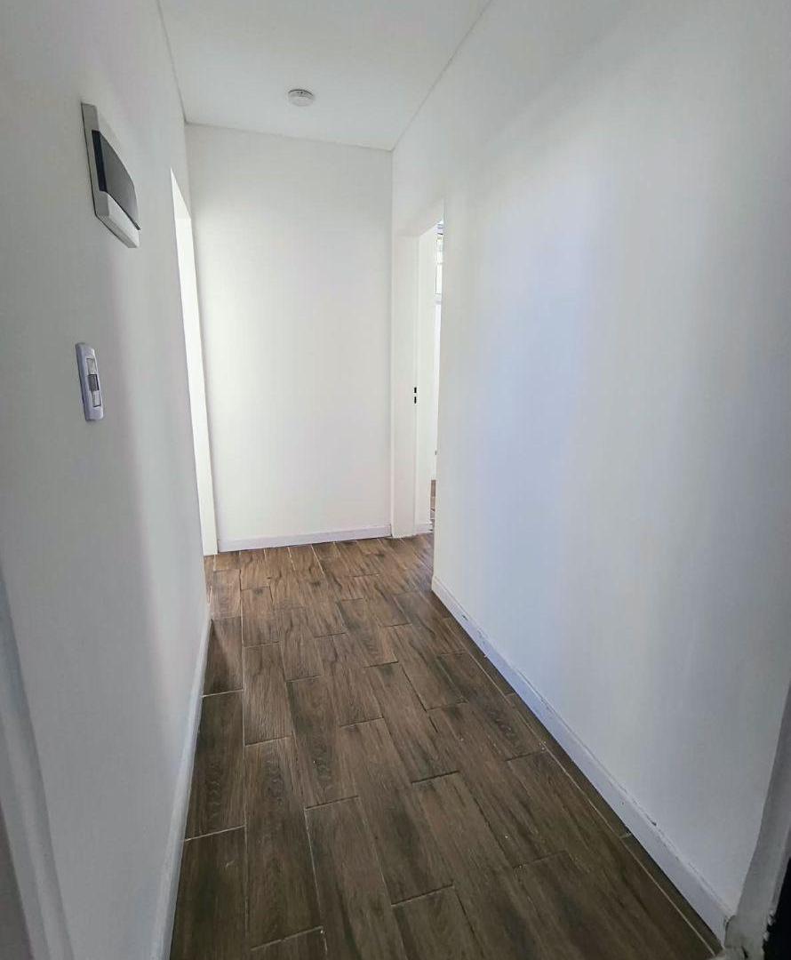Foto de Depto. 4 amb con balcon Av. Rivadavia 6000 Pos. Cochera, imagen 1