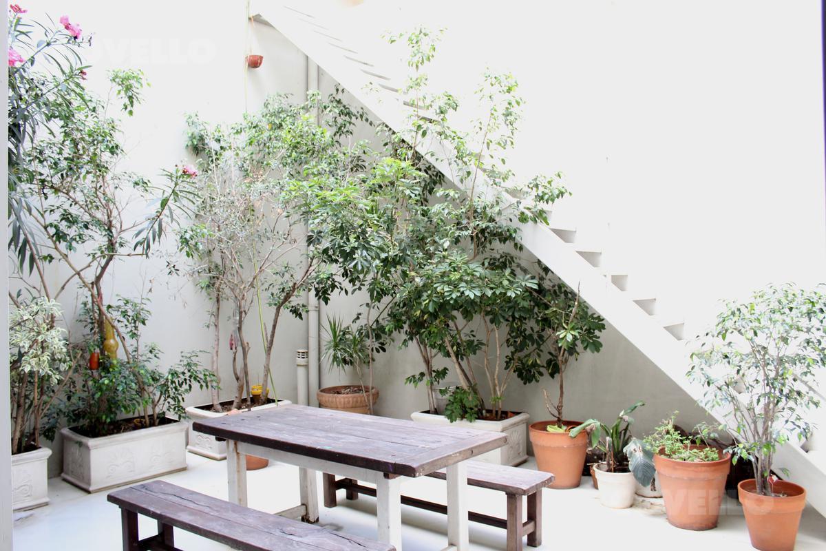 Venta Casa de 7 Ambientes en Abasto 4