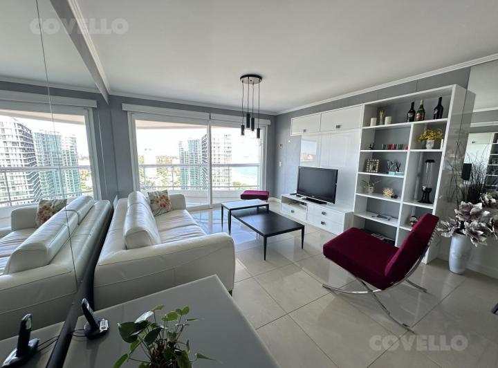 Venta en Torre Aquarela, Piso alto de 2 dormitorios mas dependencia de servicio , todos los amenitie