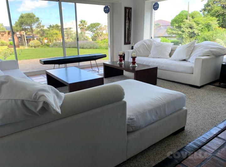 Foto de Hermosa casa en venta 6 dormitorios - Pinares, imagen 2