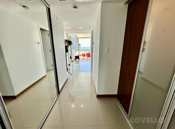 Foto de Alquiler temporal, departamento en Playa Brava 4 suites en primera linea., imagen 2