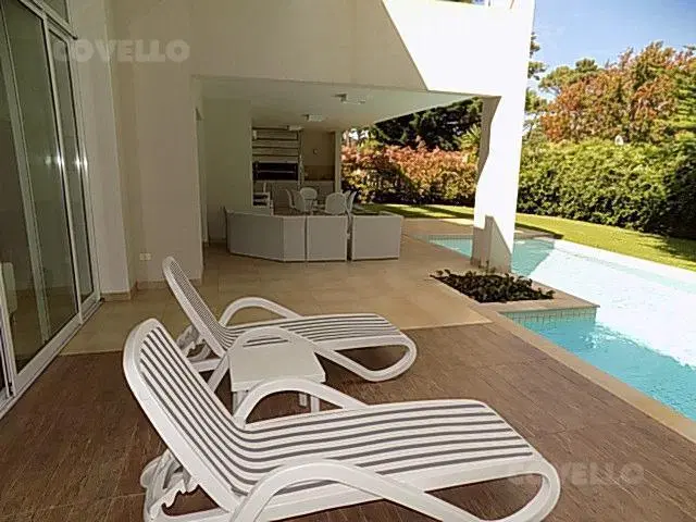 Venta y Alquiler, casa de 4 dormitorios , Boulevard Park Playa Mansa 4