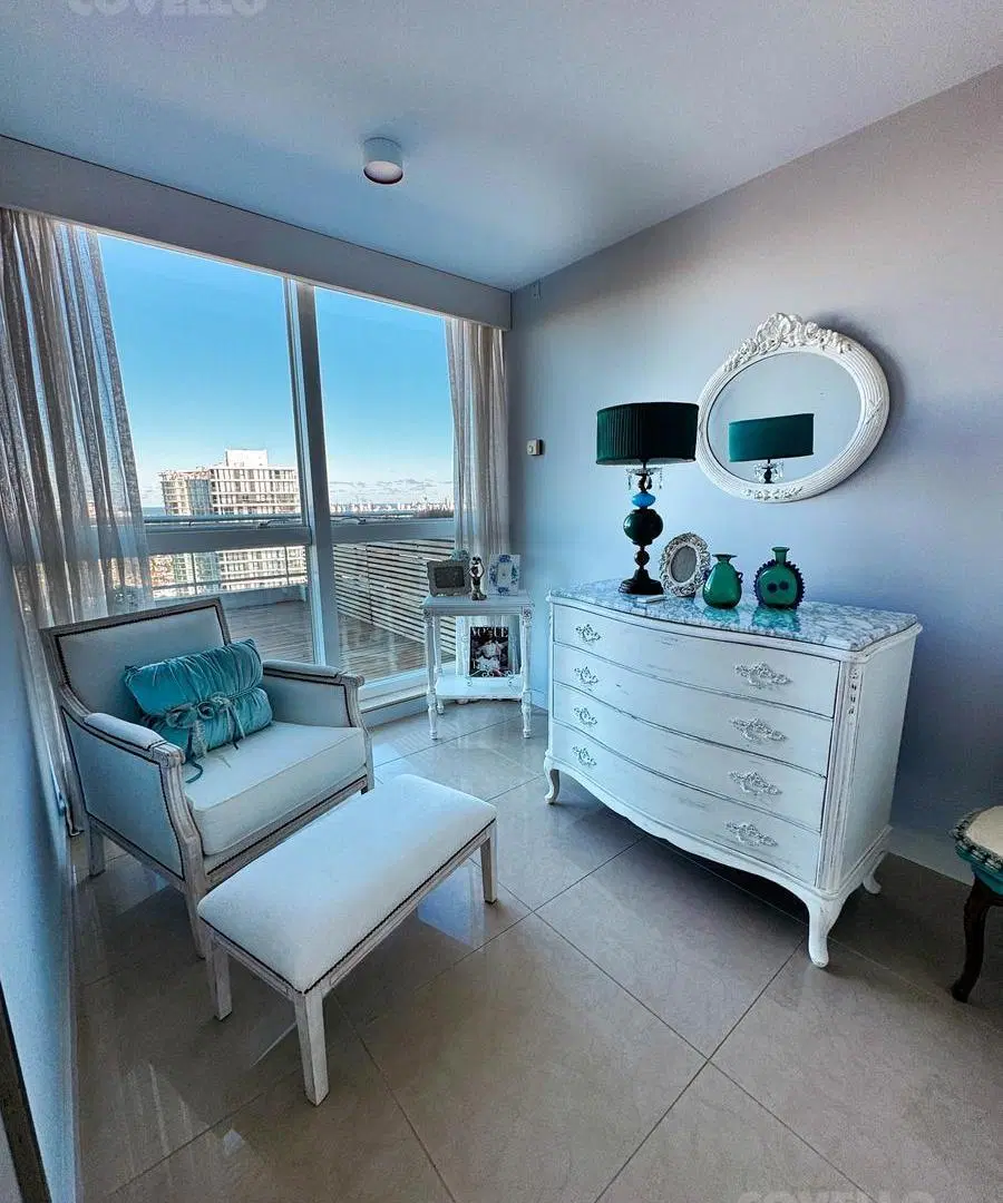 Penthouse en venta Aquarela 3 plantas ascensor privado 4 dormitorios en suite Punta del Este 4