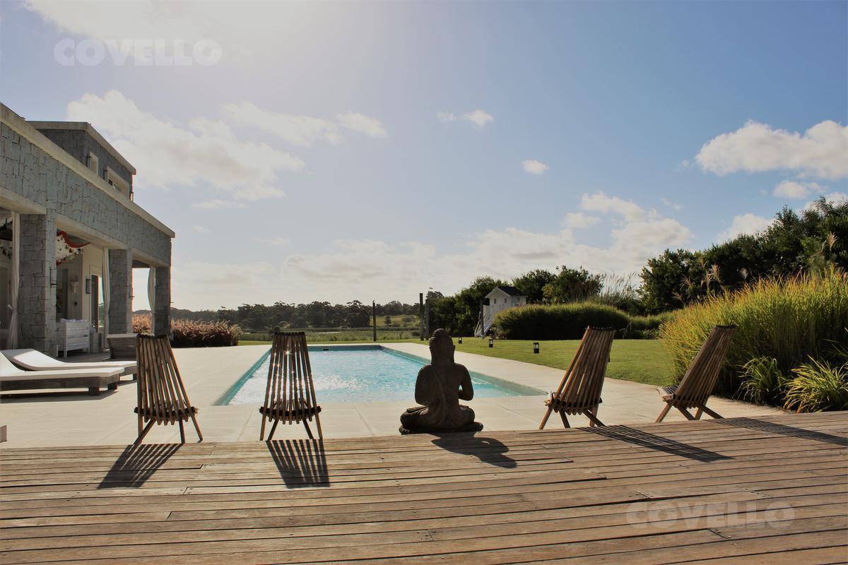 Mansión en Laguna Estates 6 dormitorios en suite Manantiales Punta del Este