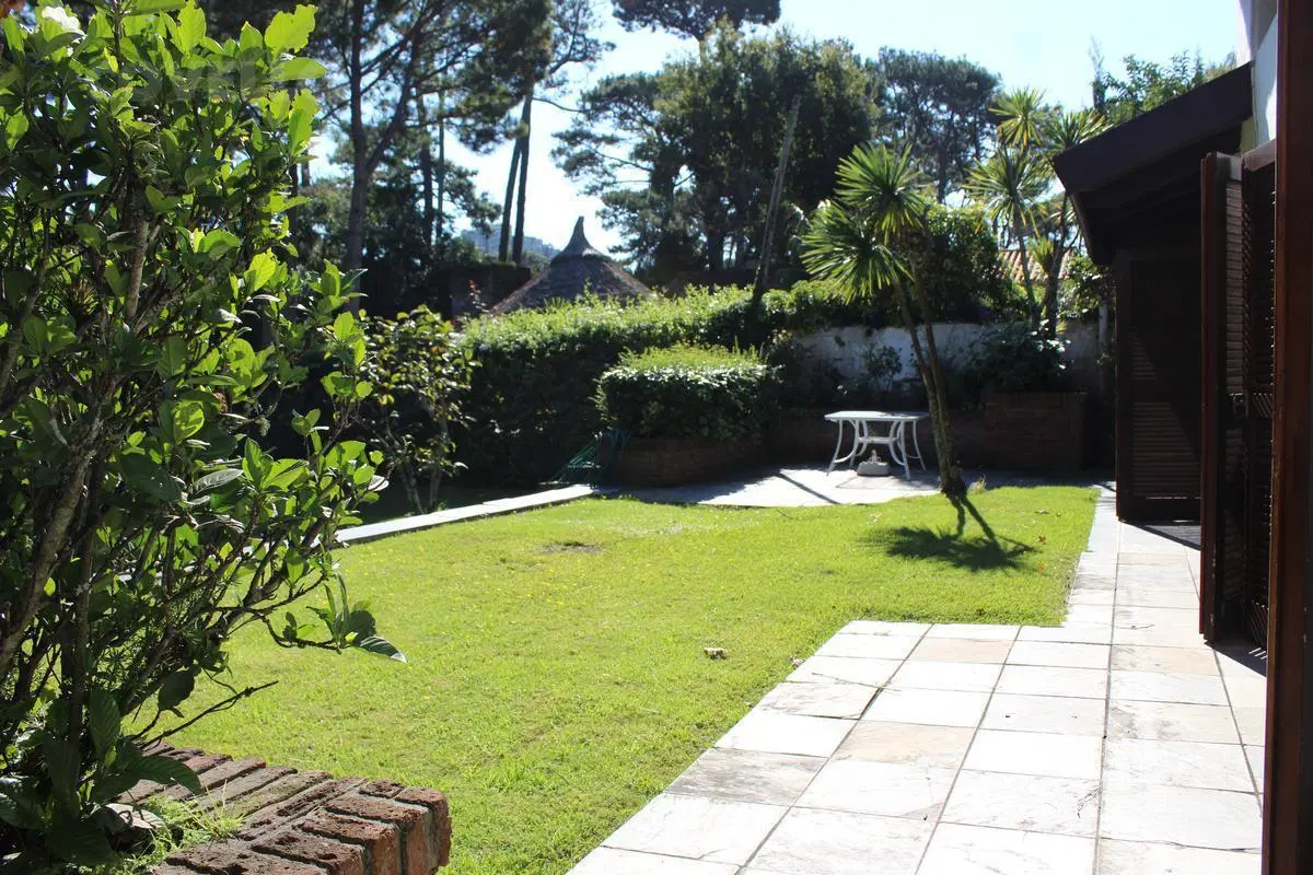Chalet en venta Playa Mansa, 4 dormitorios y 4 baños, piscina ! 4