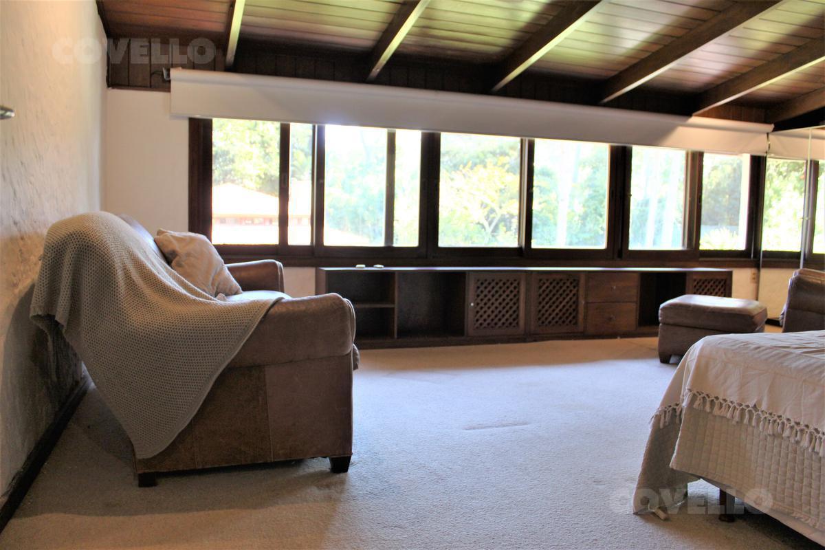 Foto de Chalet en venta Playa Mansa, 4 dormitorios y 4 baños, piscina !, imagen 2