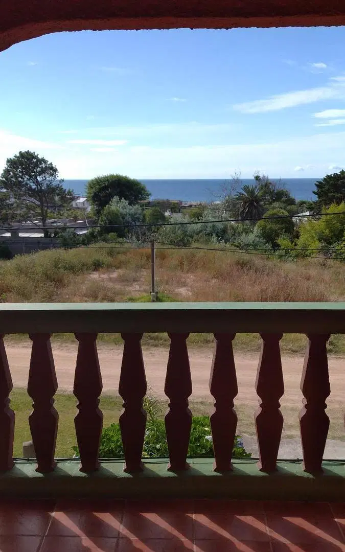 Casa en alquiler en el Chorro a metros de la playa 3