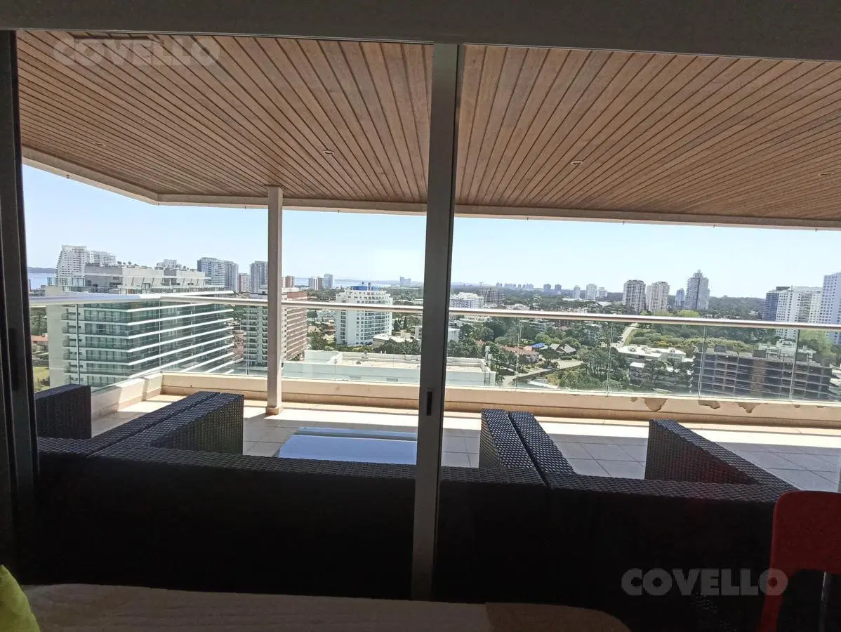 Icon Brava, Parada 6 de playa brava 5