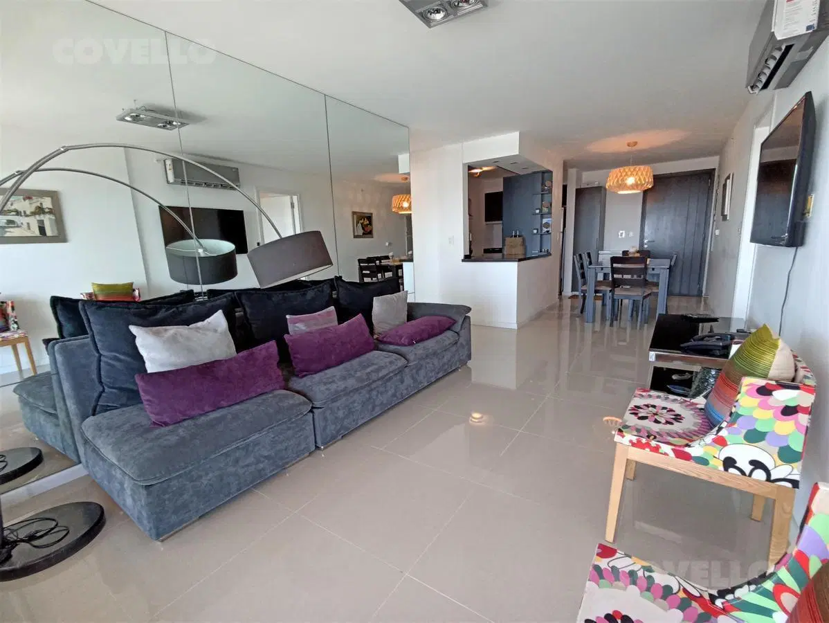 Icon Brava, Parada 6 de playa brava 4