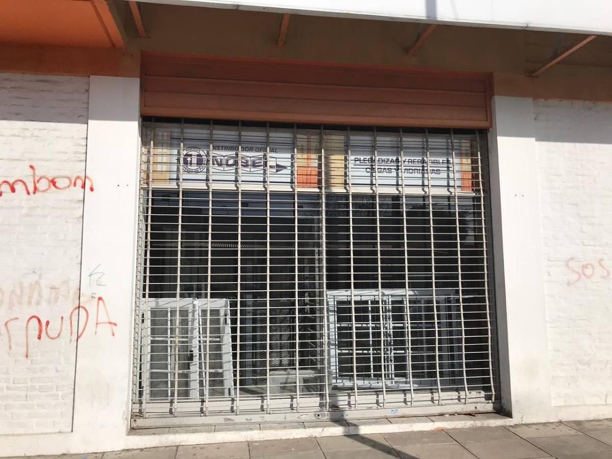 Importante Inmueble con Local en Pb y 2 Pisos de Oficinas 4