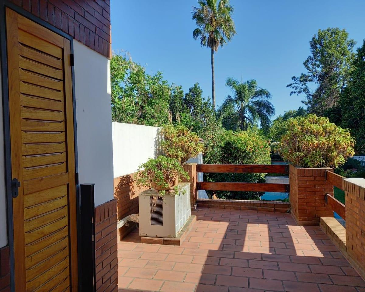 Lindisimo Chalet de Noble Construcción 4