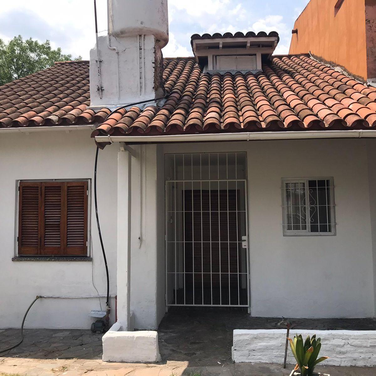 Chalet Recién Pintado con Jardín y Cochera 5