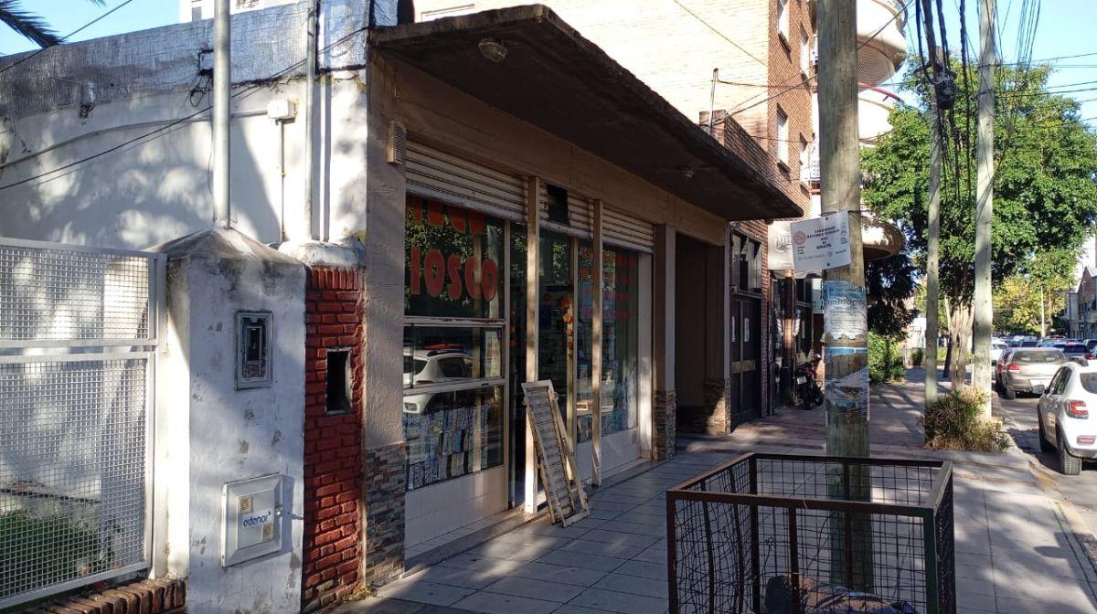 Foto de ALQUILER! Local Comercial amplio sin divisiones, con vidriera, imagen 5