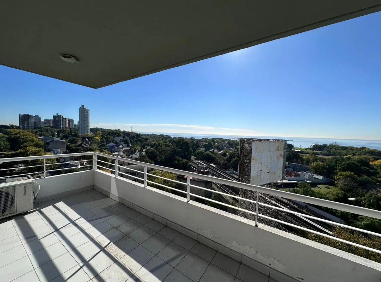 Venta de departamento 4 ambientes c/dos cocheras en Olivos excelente oportunidad 1