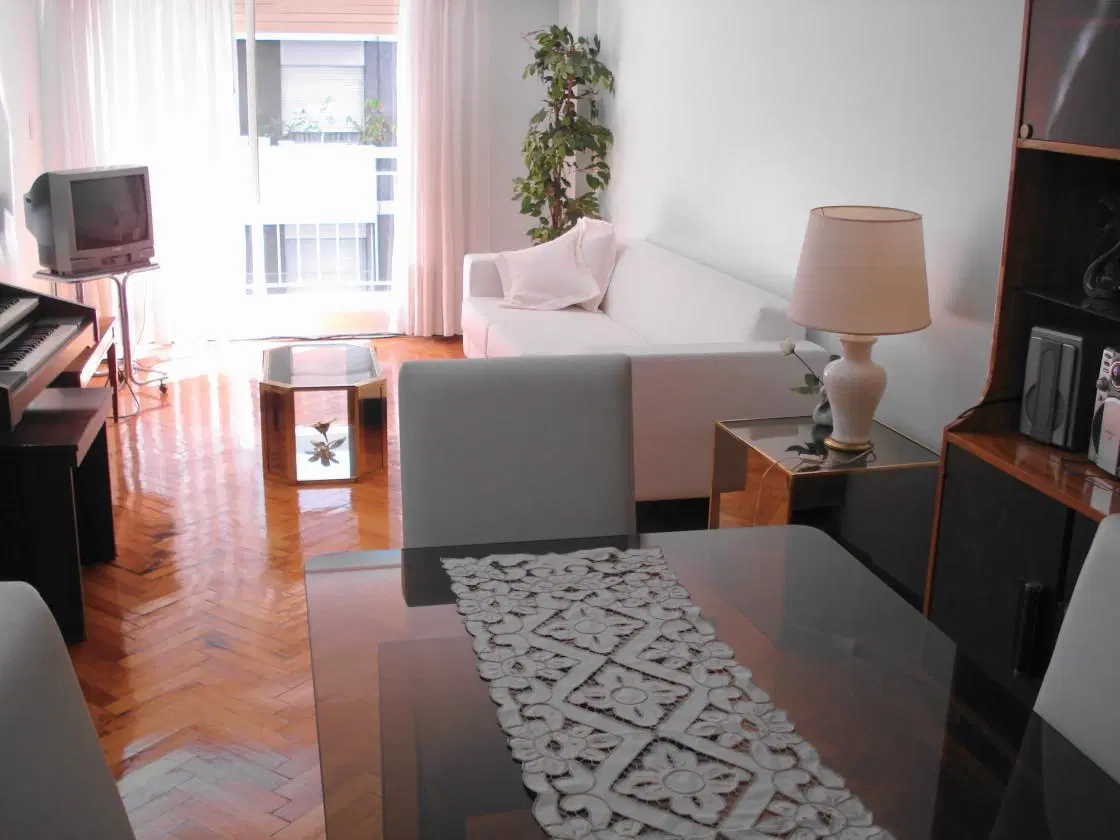 Departamento en Venta de 3 dormitorios, cochera, dependencia en Recoleta 1