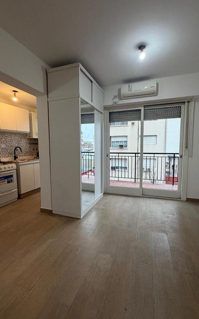 Foto de Monoambiente reciclado a nuevo con balcon y hermosa vista. Sobre, imagen 3