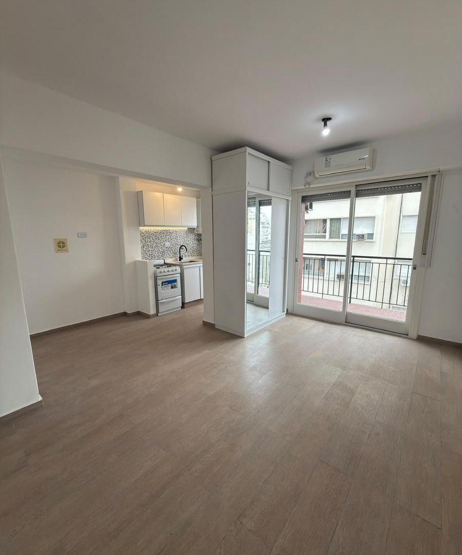 Foto de Monoambiente reciclado a nuevo con balcon y hermosa vista. Sobre, imagen 1