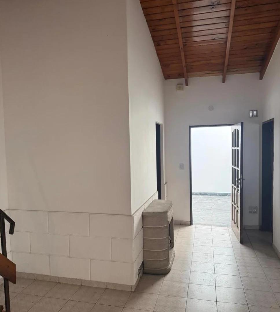 Foto de CASA EN LOTE PROPIO MUY BUEN ESTADO, imagen 4