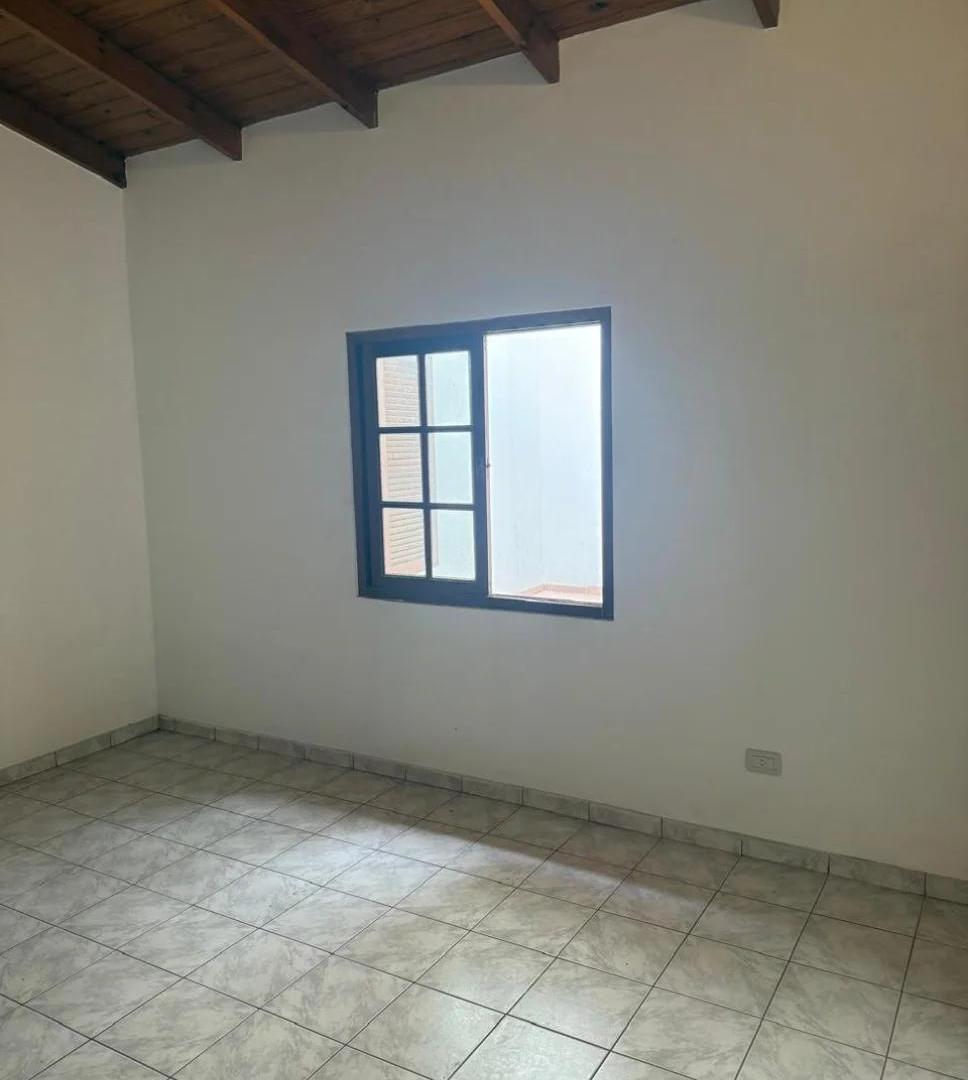 Foto de CASA EN LOTE PROPIO MUY BUEN ESTADO, imagen 1