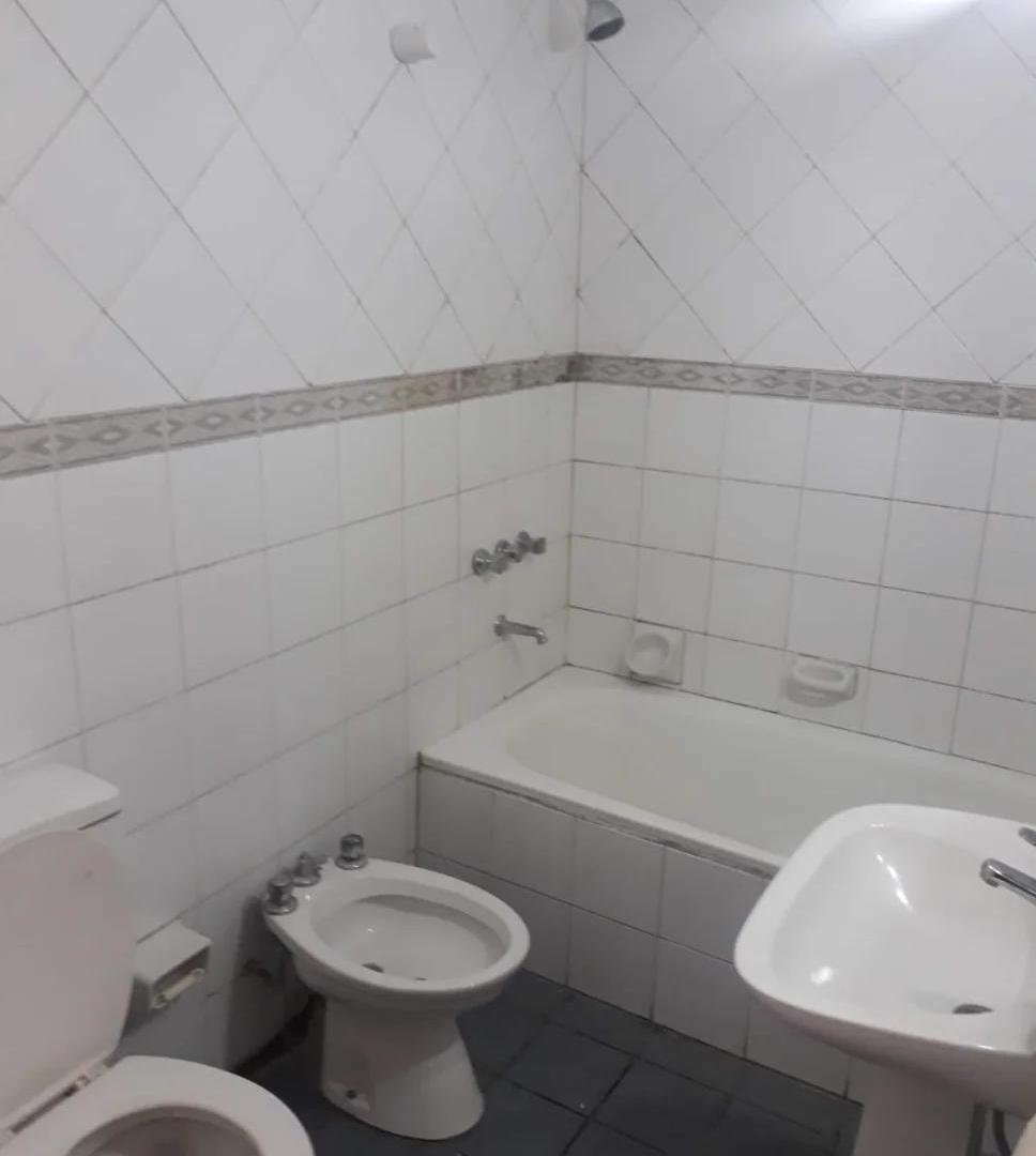 Foto de 2 AMBIENTES CON JARDIN !!! BAÑO COMPLETO, imagen 5